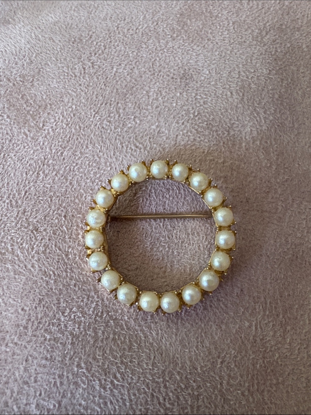 Classic Pearl Circle Brooch in Gold Tone